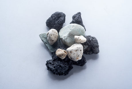 Mineralisches Substrat aus drei verschiedenen Gesteinsarten: Zeolith, Bims und Lavastein