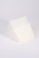 Freigestelltes Produktfoto des vertical dot Wandtopfs – zweiteiliges System mit Wasserauffang